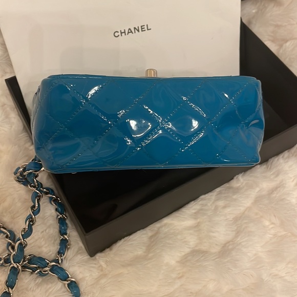 Chanel Classic Mini Square Turq Patent Leather Bag - Picture 4 of 8
